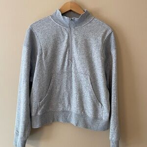 Old Navy Gray Half Zip Pullover Sweatshirt Size Small in Excellent Condition.